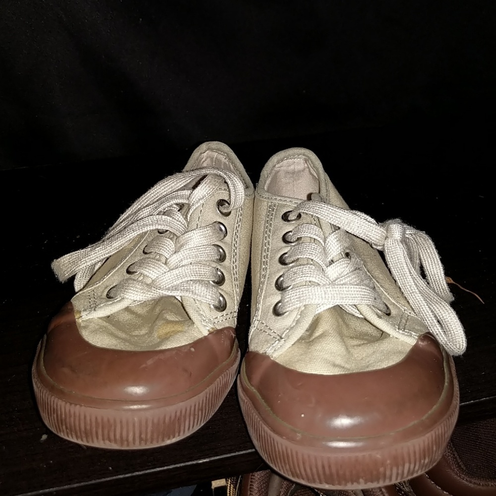 Boys sneakers